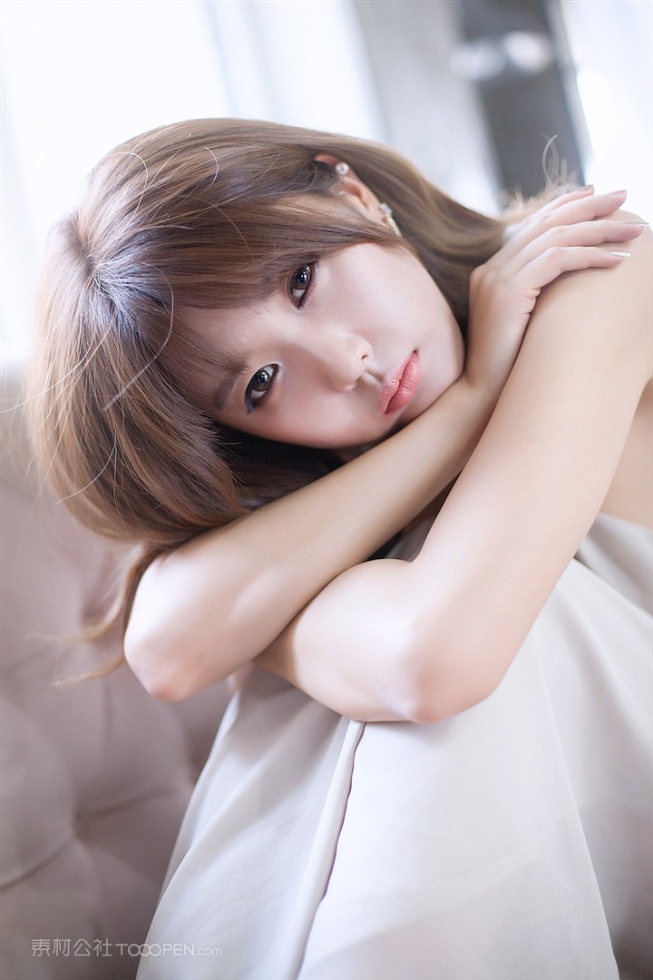 韩国气质美女模特许允美私房写真照