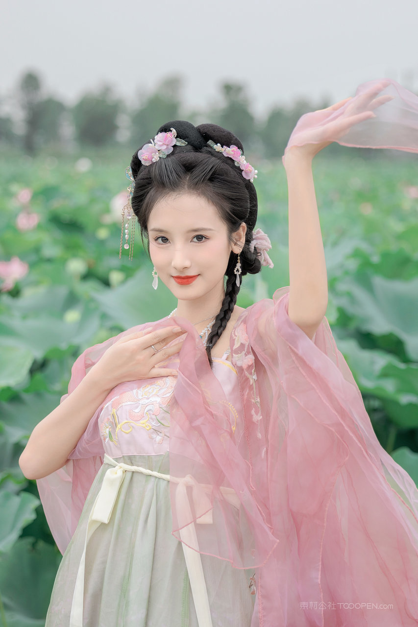 国产古装美女艺术照图片