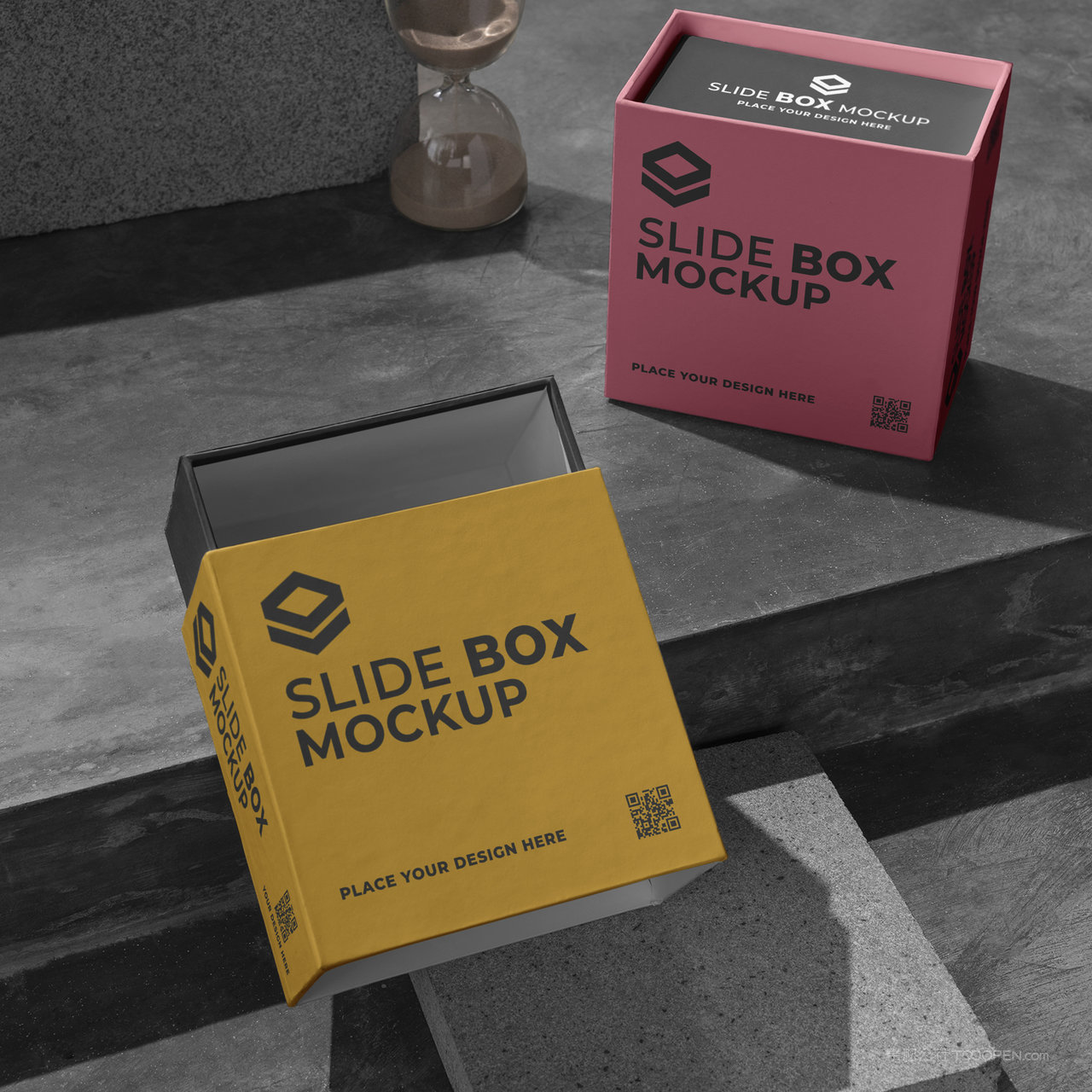 两个彩色方形纸盒包装盒贴图样机