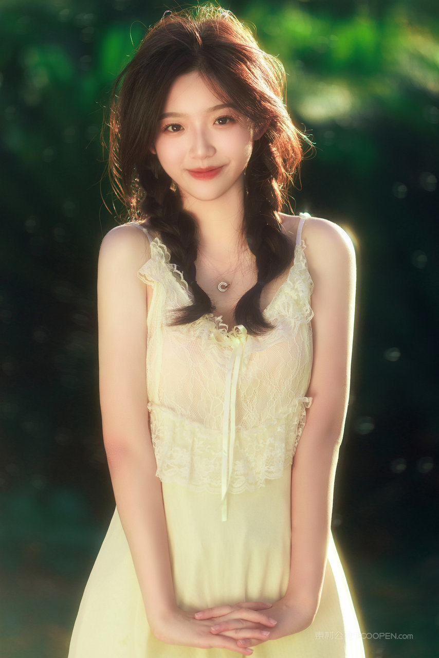 清纯女生个人写真**艺术照片高清下载