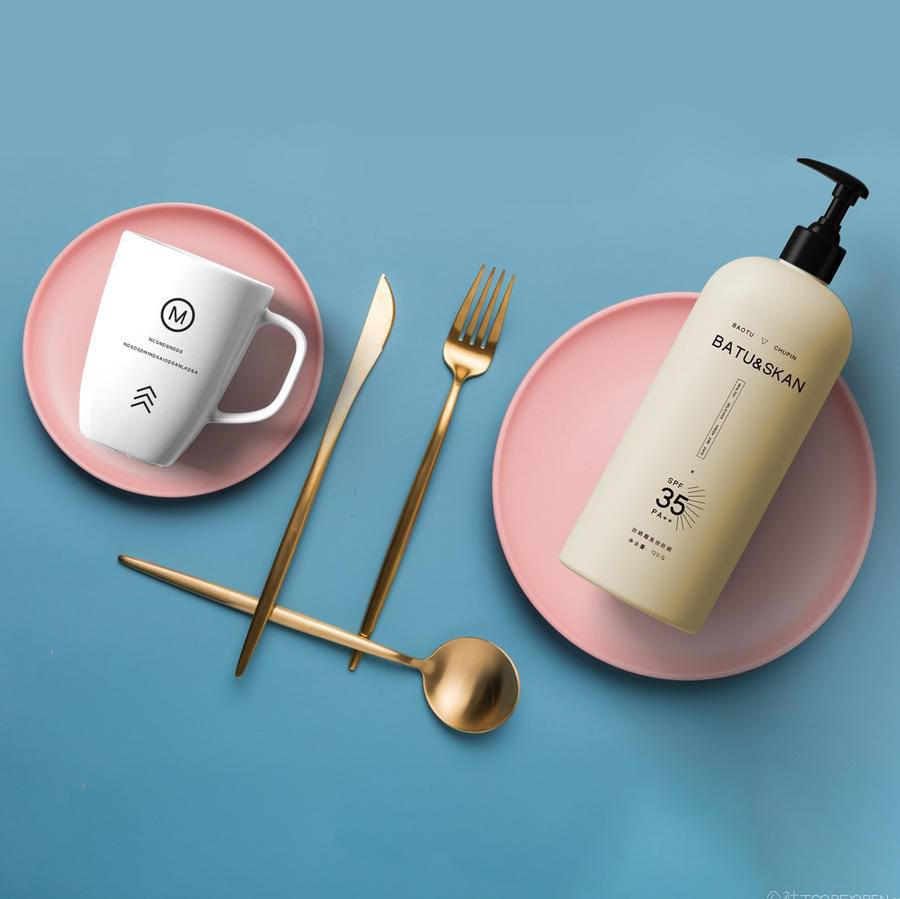 清新简约精致的杯子瓶子包装样机