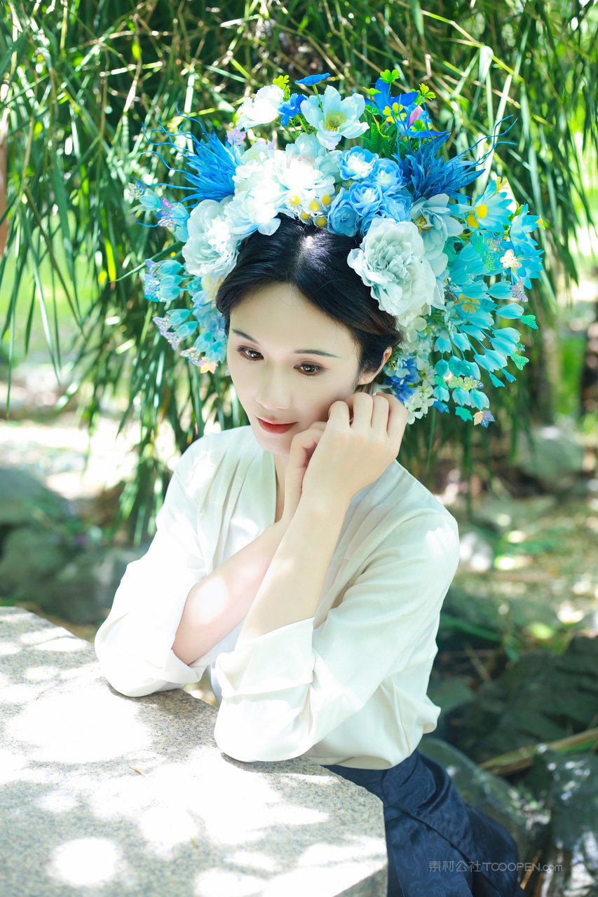 国模大胆人gogo体艺术术高清女生户外艺术摄影照欣赏