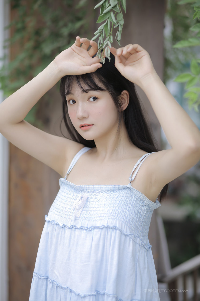 清纯秀丽的漂亮美少女摄影写真图片