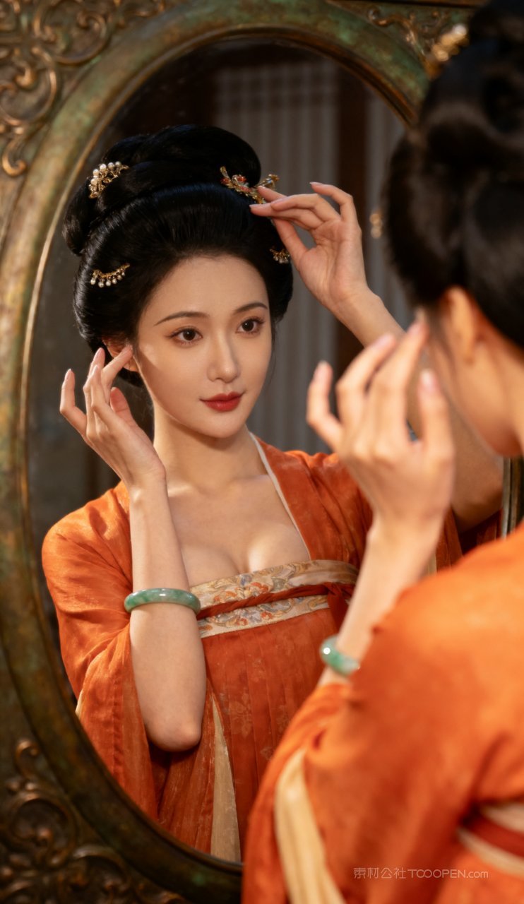 美女古风女性性感汉服美艳丰腴