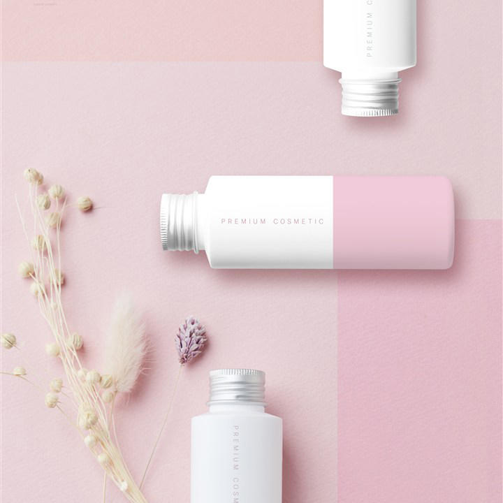 粉色系化妆品海报psd分层素材