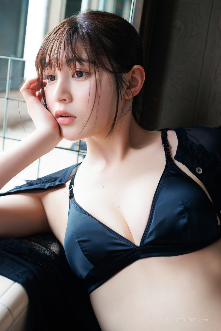 眼神伤感的日本粉嫩美女mm131销魂图库