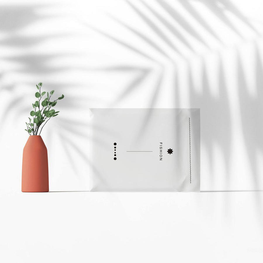 白色简洁的包装样机