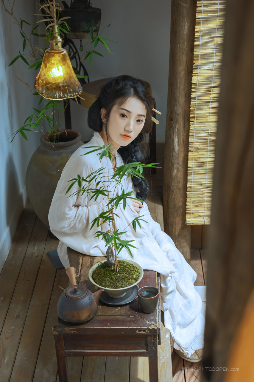 禅意古装汉服女子唯美艺术照图片