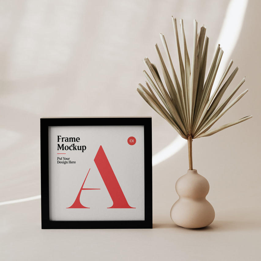 简约温馨室内画框相框和芭蕉扇