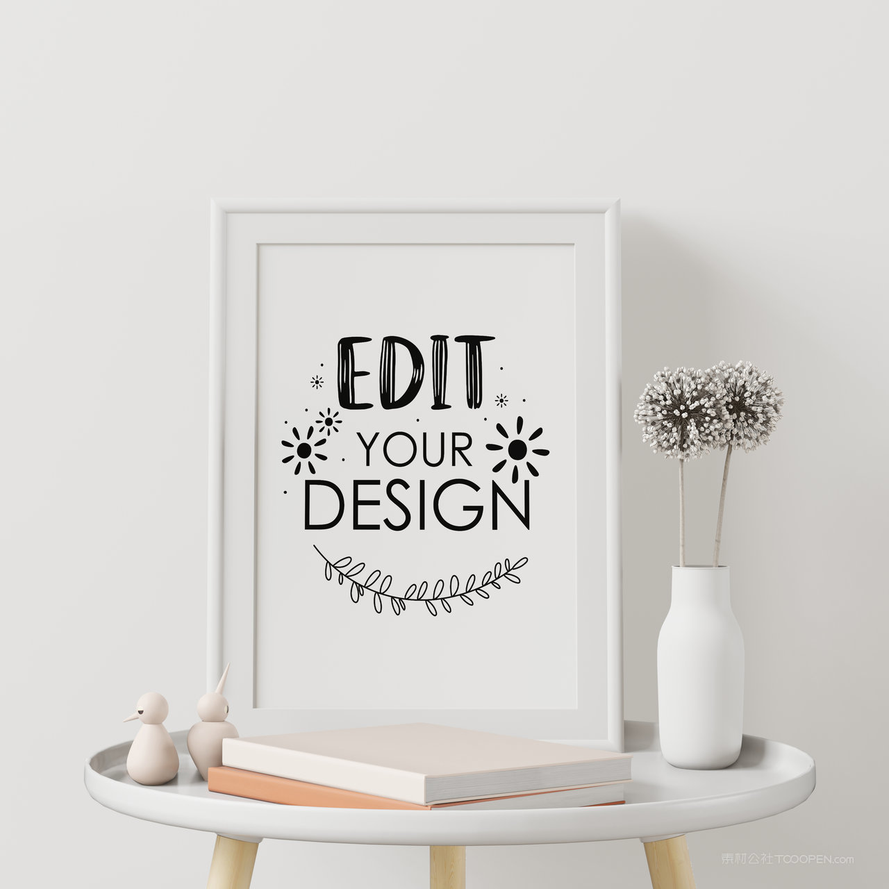 圆桌上的装饰画画框贴图样机