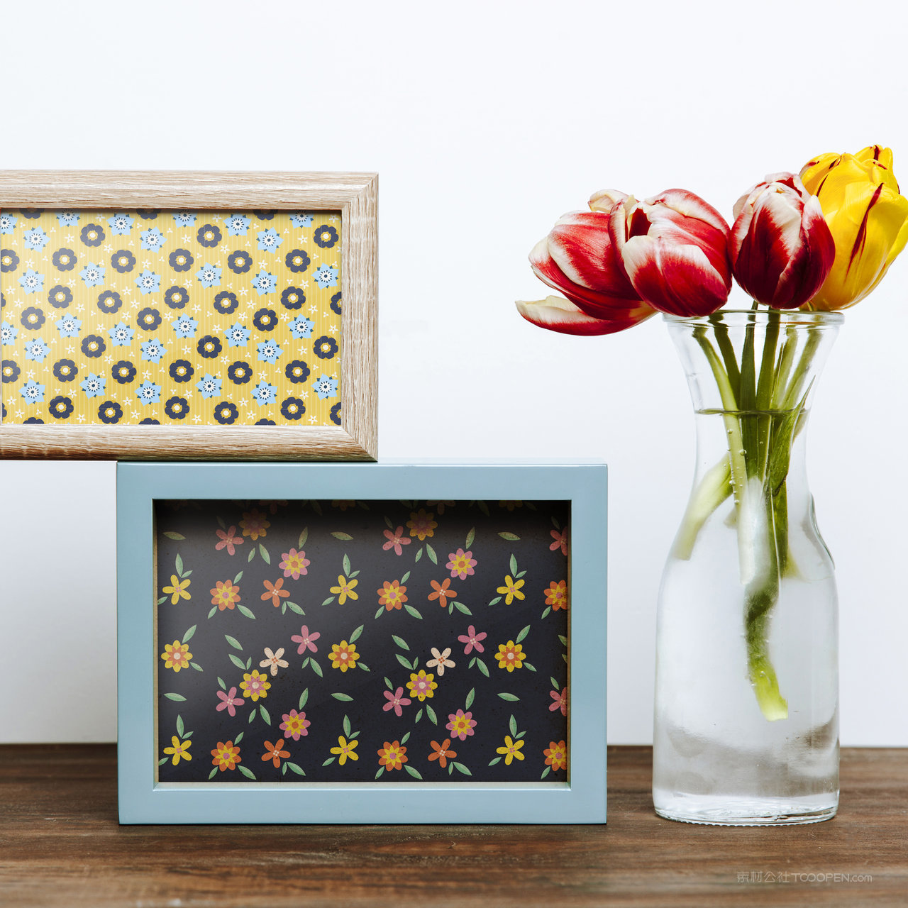 叠在一起的画框相框贴图样机